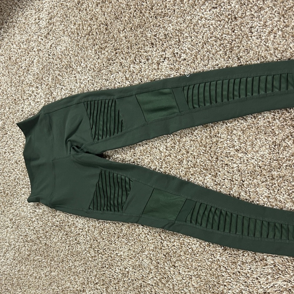 ALO Yoga Green Leggings
